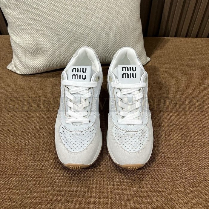 미우미우 퍼퍼레이터드 로우 탑 스니커즈