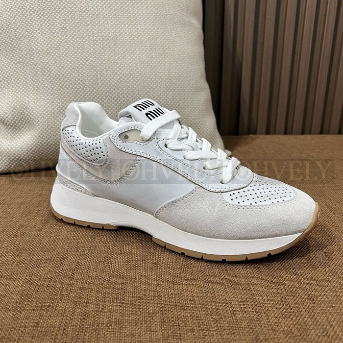 미우미우 퍼퍼레이터드 로우 탑 스니커즈