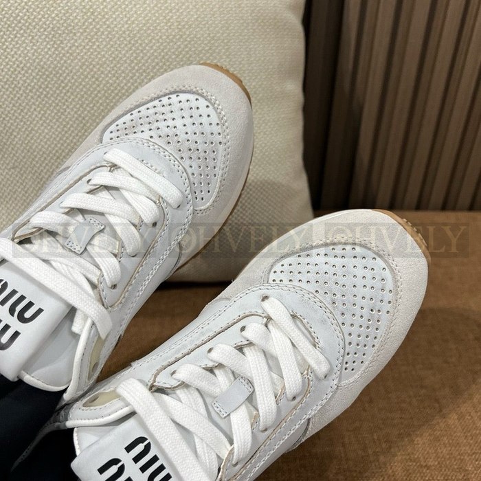 미우미우 퍼퍼레이터드 로우 탑 스니커즈