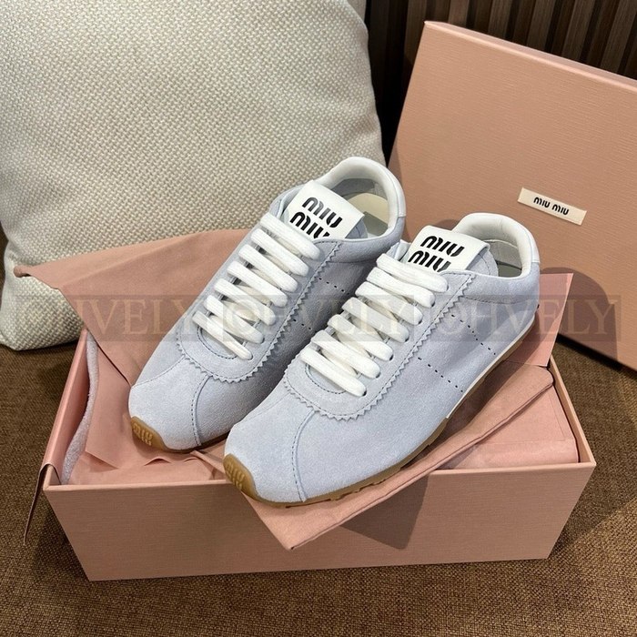 미우미우 플룸 스웨이드 스니커즈