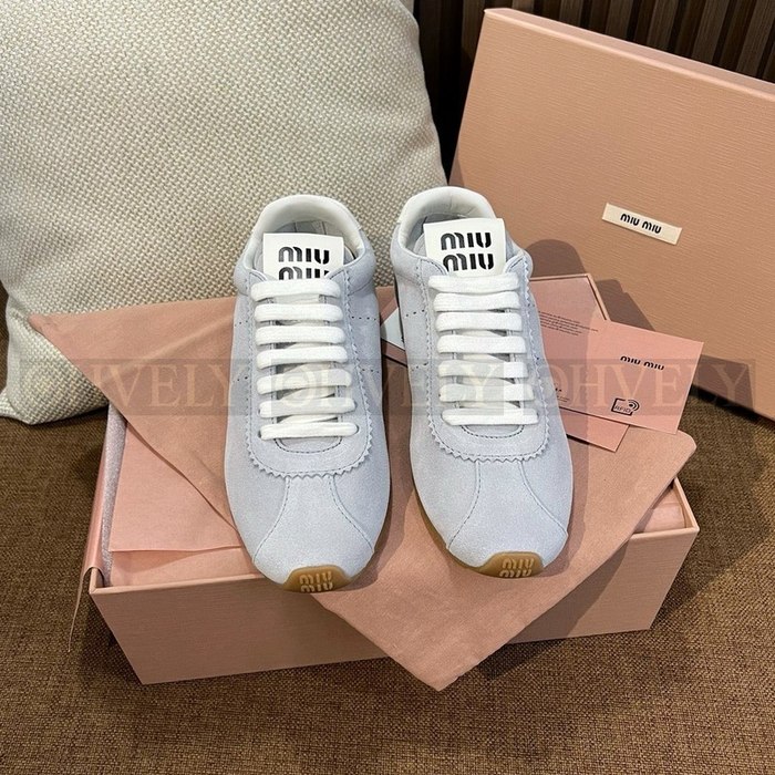 미우미우 플룸 스웨이드 스니커즈