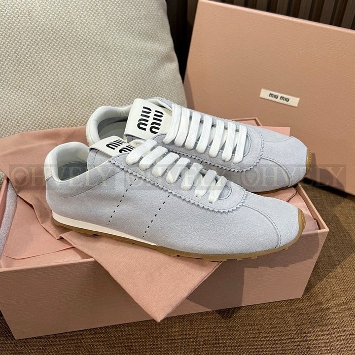 미우미우 플룸 스웨이드 스니커즈