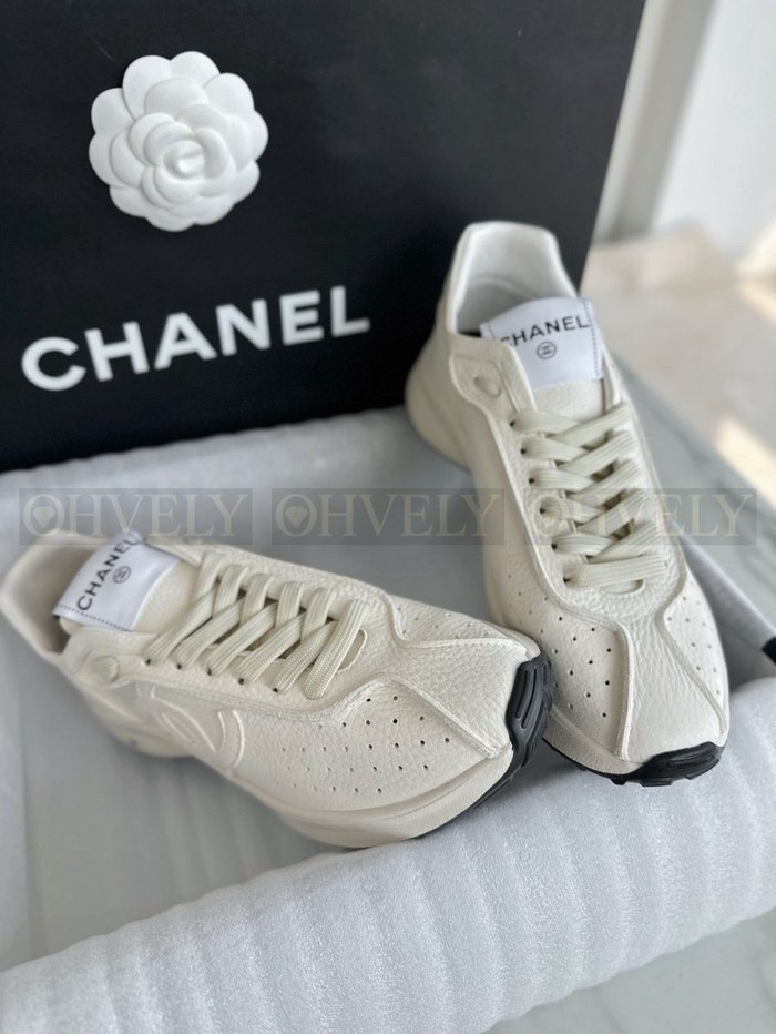 샤넬 25 크루즈 스니커즈