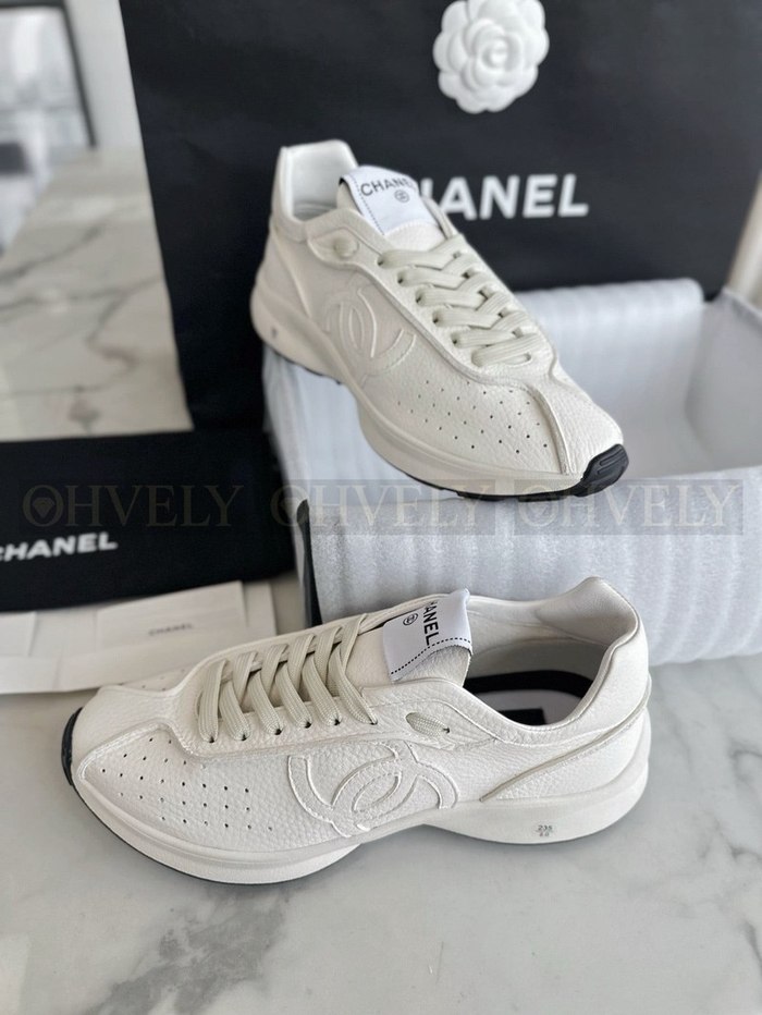 샤넬 25 크루즈 스니커즈