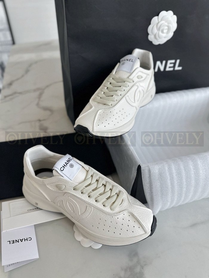 샤넬 25 크루즈 스니커즈