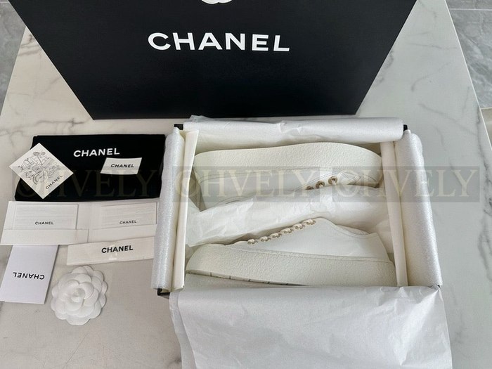 샤넬 CC 로고 스니커즈