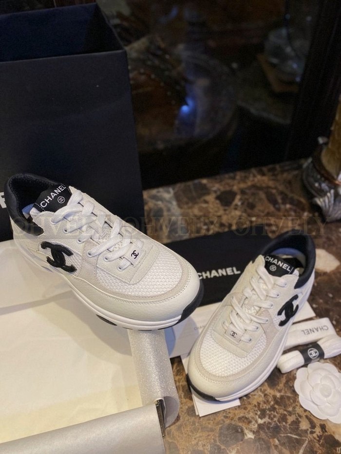 샤넬 로고 스니커즈