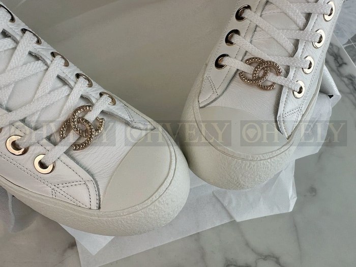 샤넬 하이탑 스니커즈