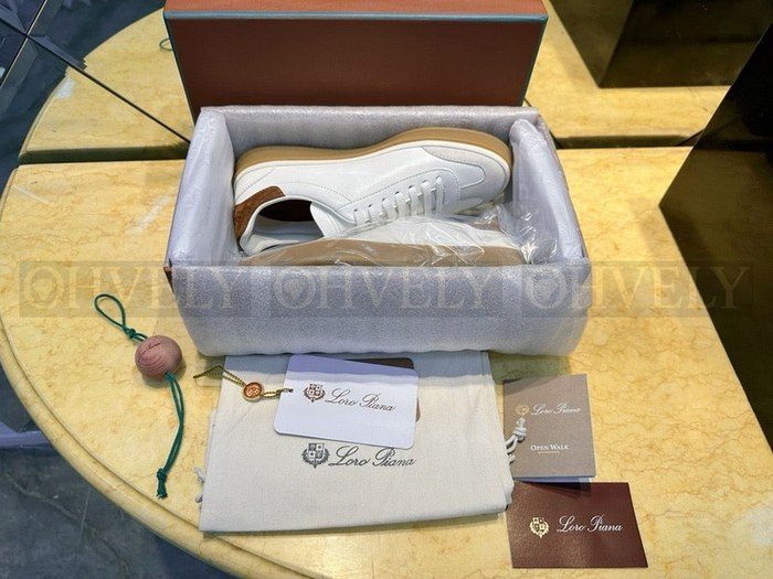 로로피아나 테니스 워크 스니커즈