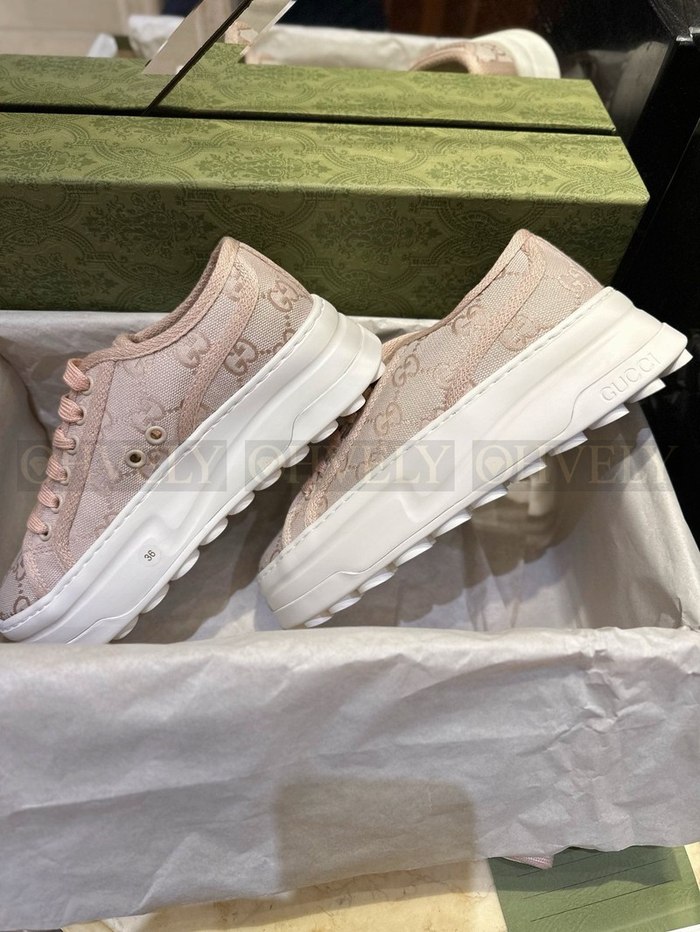 구찌 GG 청키 솔 스니커즈