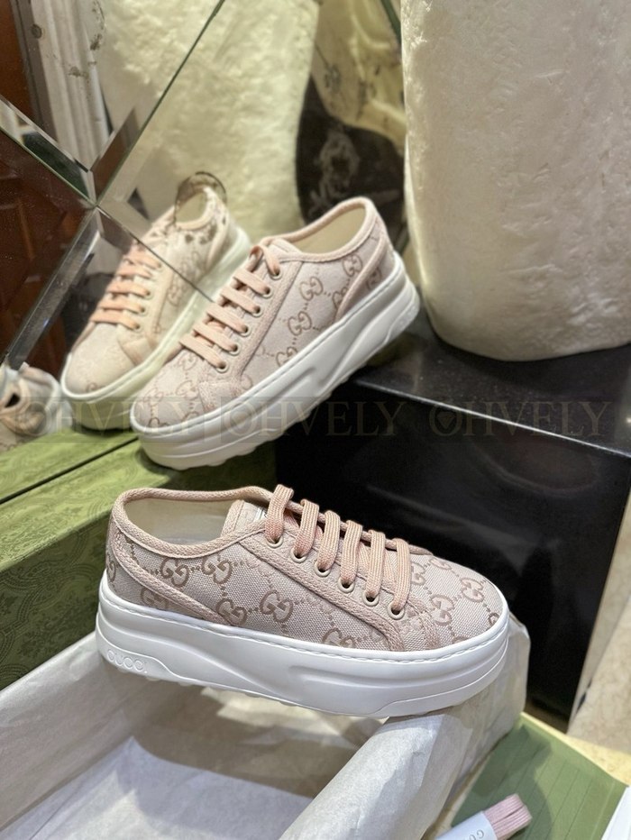 구찌 GG 청키 솔 스니커즈