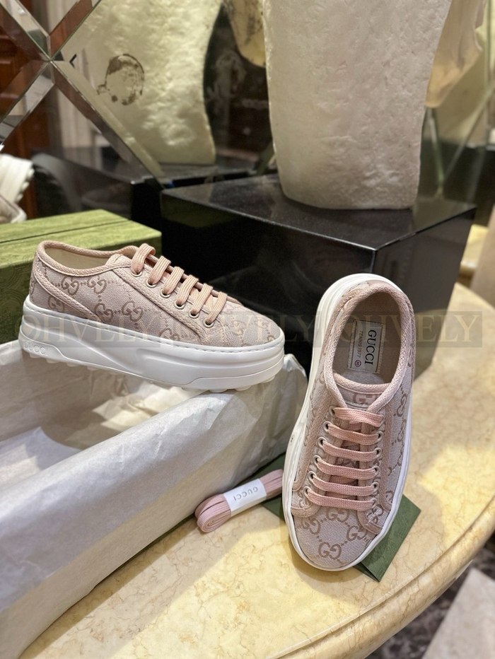 구찌 GG 청키 솔 스니커즈