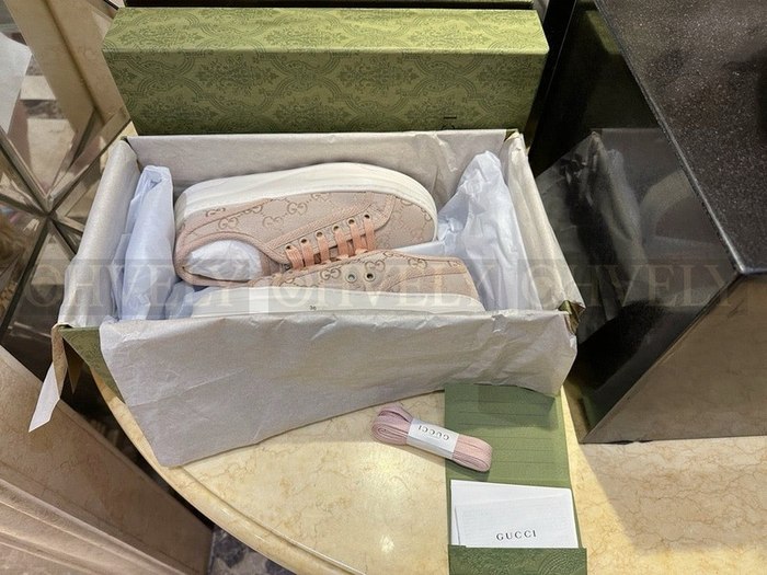 구찌 GG 청키 솔 스니커즈