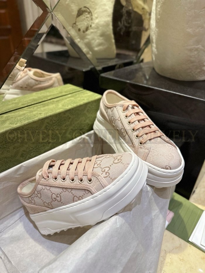 구찌 GG 청키 솔 스니커즈