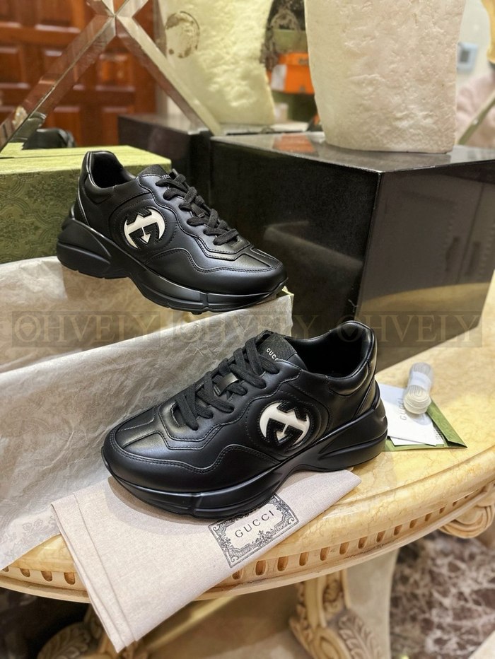 구찌 라이톤 인터로킹 G 스니커즈