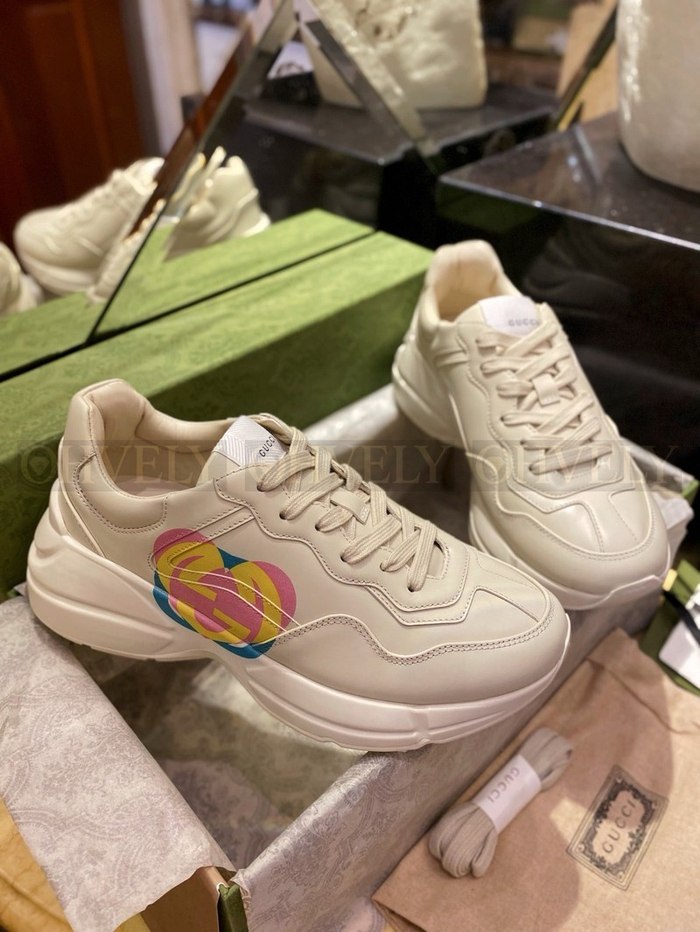 구찌 라이톤 하트 인터로킹 G 스니커즈