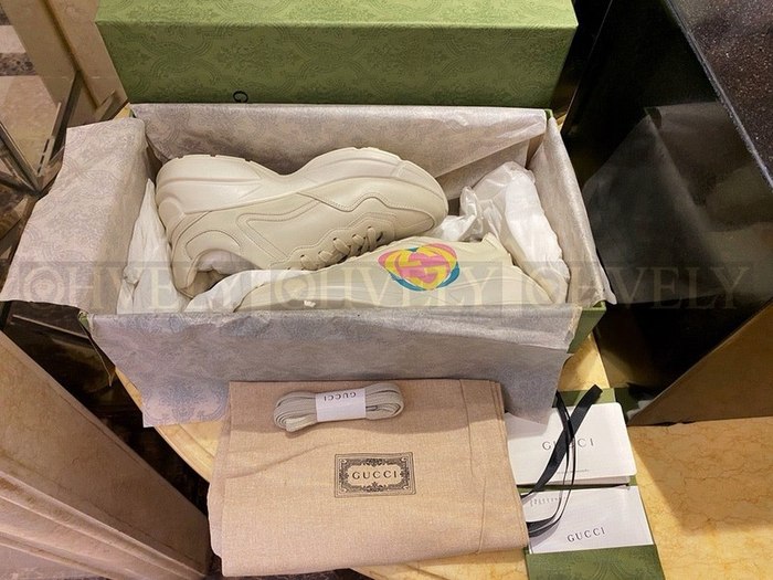 구찌 라이톤 하트 인터로킹 G 스니커즈