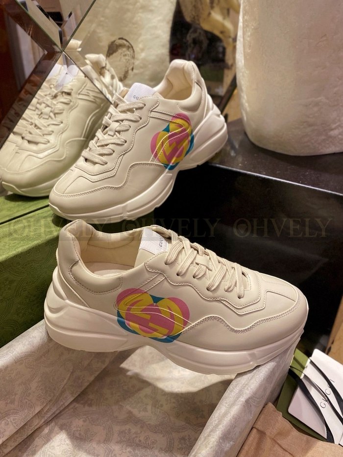 구찌 라이톤 하트 인터로킹 G 스니커즈