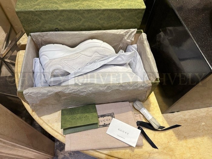 구찌 라이톤 화이트 GG 슈프림 스니커즈