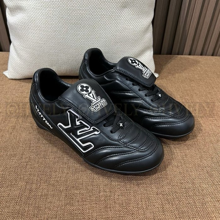 루이비통 LV 풋 프린트 사커 스니커즈