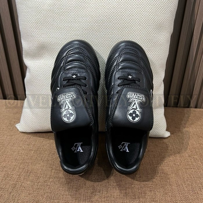 루이비통 LV 풋 프린트 사커 스니커즈