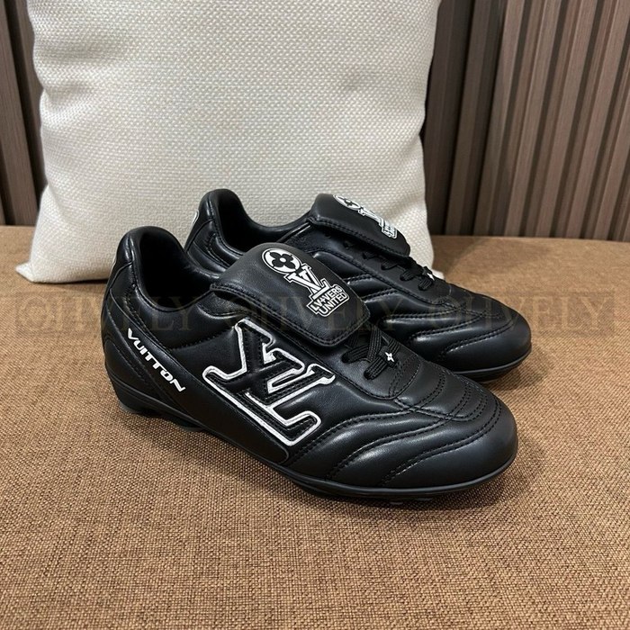 루이비통 LV 풋 프린트 사커 스니커즈