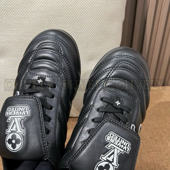 루이비통 LV 풋 프린트 사커 스니커즈