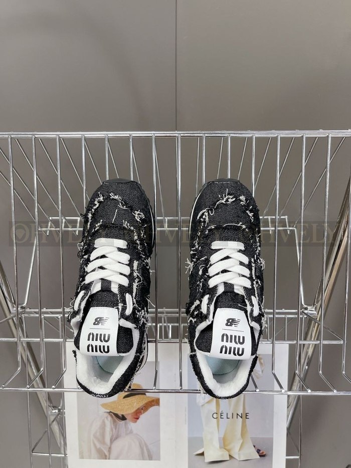 미우미우 X 뉴발란스 574 스니커즈