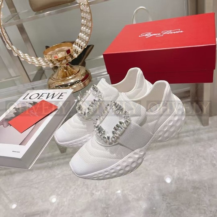 로저비비에 비브 런 라이트 스트라스 버클 스니커즈