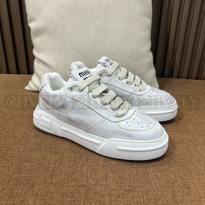 미우미우 화이트 블리치드 레더 스니커즈