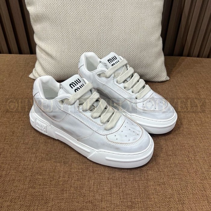미우미우 화이트 블리치드 레더 스니커즈