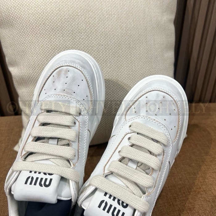 미우미우 화이트 블리치드 레더 스니커즈