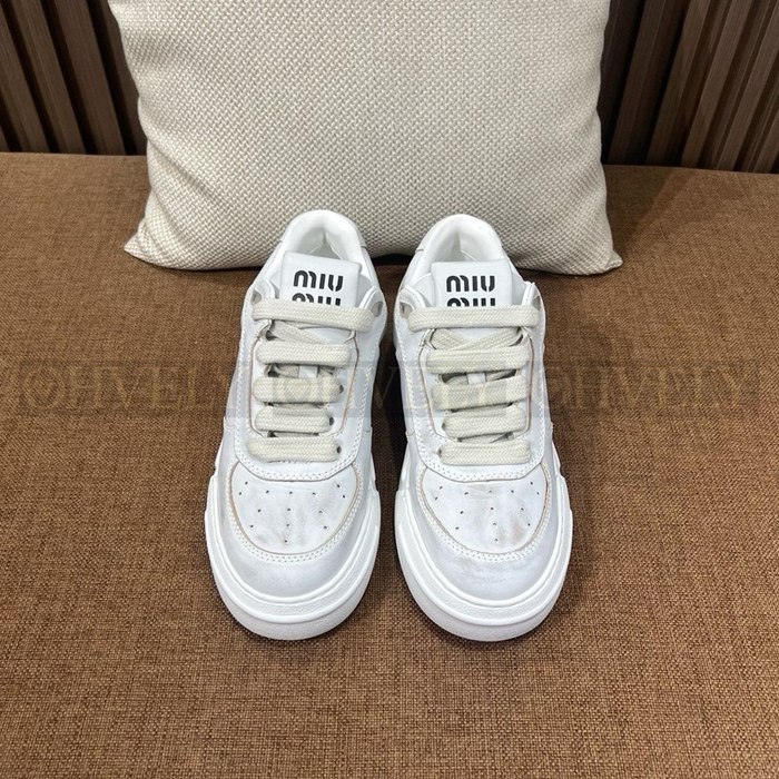 미우미우 화이트 블리치드 레더 스니커즈