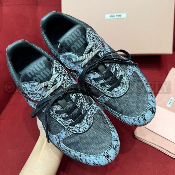 미우미우 김나지움 에이어스 가죽 스니커즈