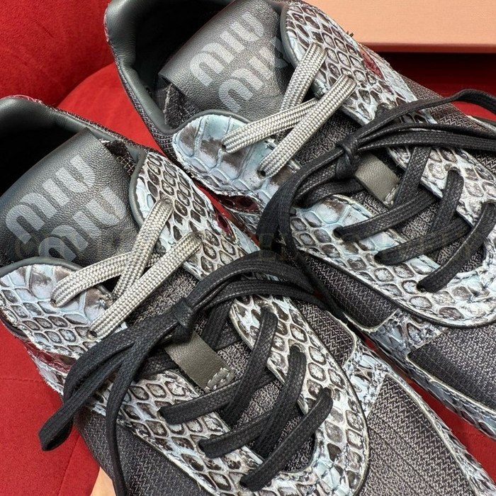 미우미우 김나지움 에이어스 가죽 스니커즈