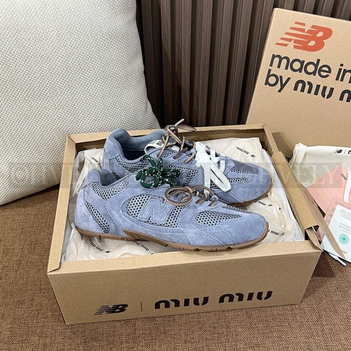 뉴발란스 X 미우미우 530 SL 스웨이드 및 메시 스니커즈