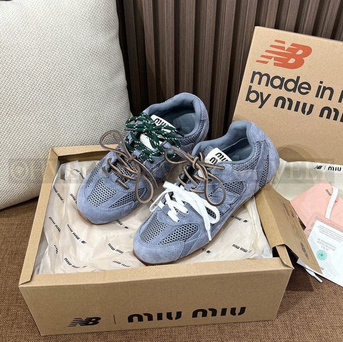 뉴발란스 X 미우미우 530 SL 스웨이드 및 메시 스니커즈