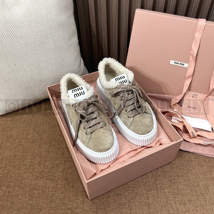 미우미우 스웨이드 시어링 스니커즈