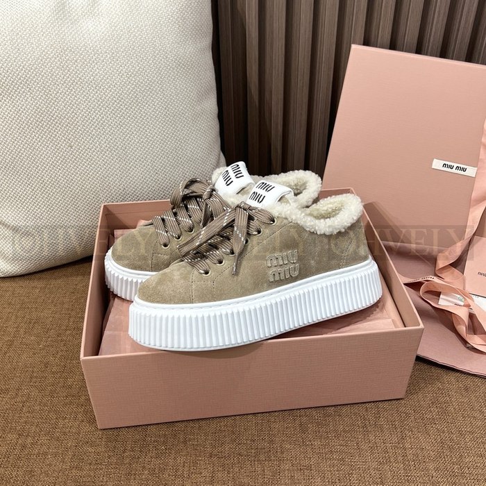 미우미우 스웨이드 시어링 스니커즈