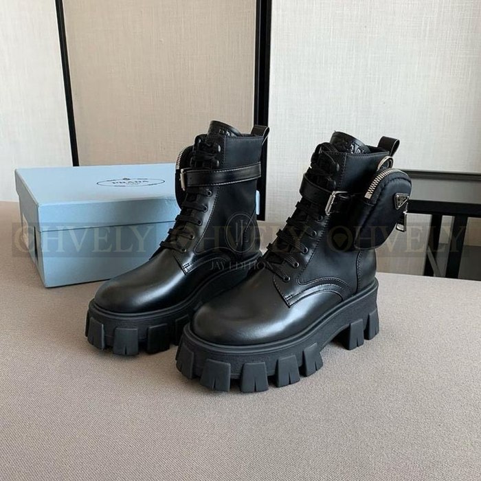 프라다 브러시드 파우치 부츠