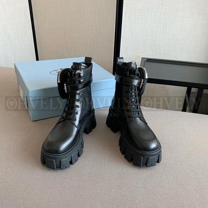 프라다 브러시드 파우치 부츠