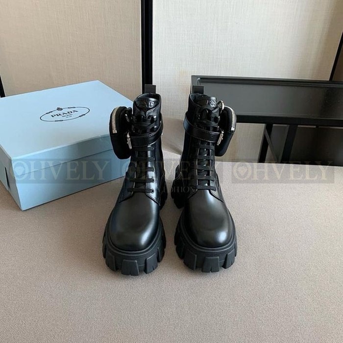 프라다 브러시드 파우치 부츠