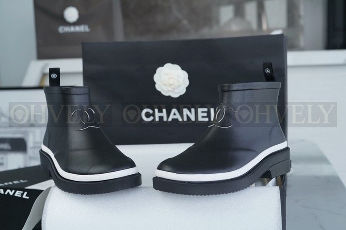 샤넬 앵클 숏 레인부츠