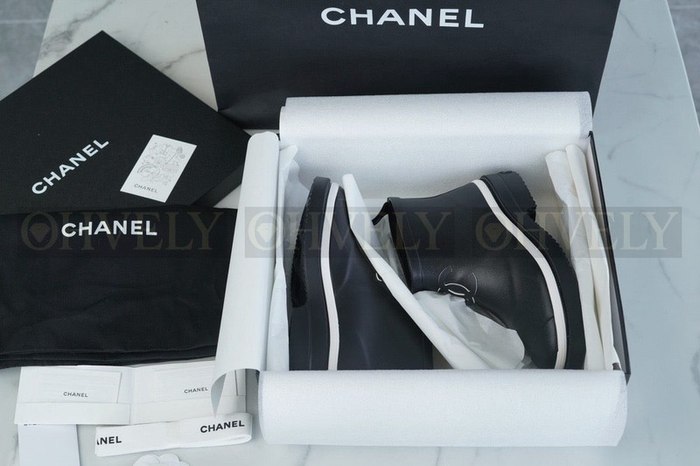 샤넬 앵클 숏 레인부츠