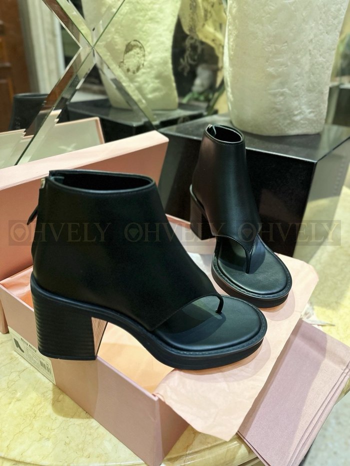 미우미우 레더 통 부츠