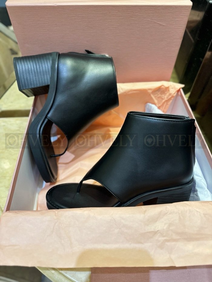 미우미우 레더 통 부츠