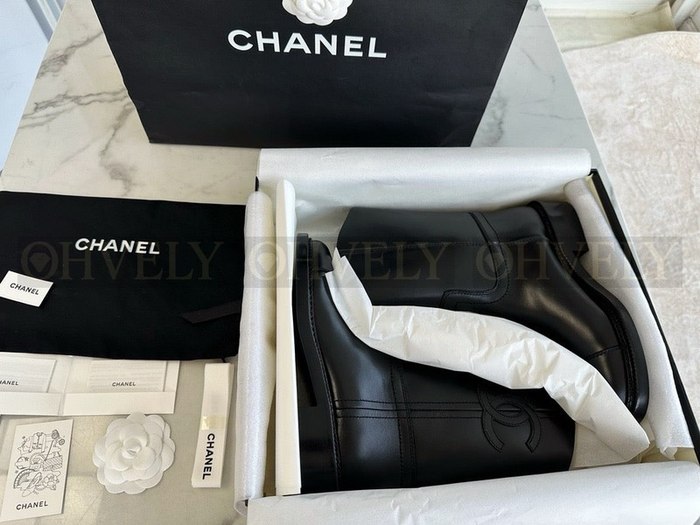 샤넬 레더 미들 부츠