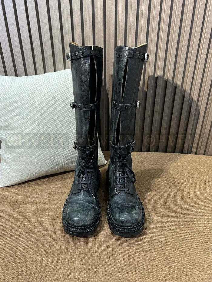 미우미우 가죽 부츠