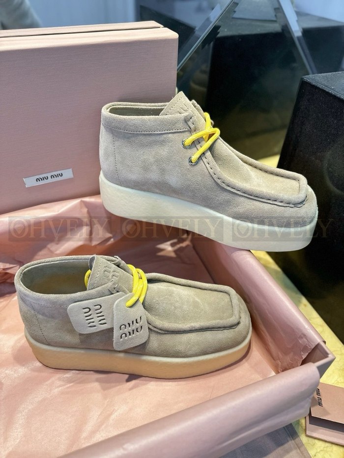 미우미우 스터드 스트랩 모헤어 부츠