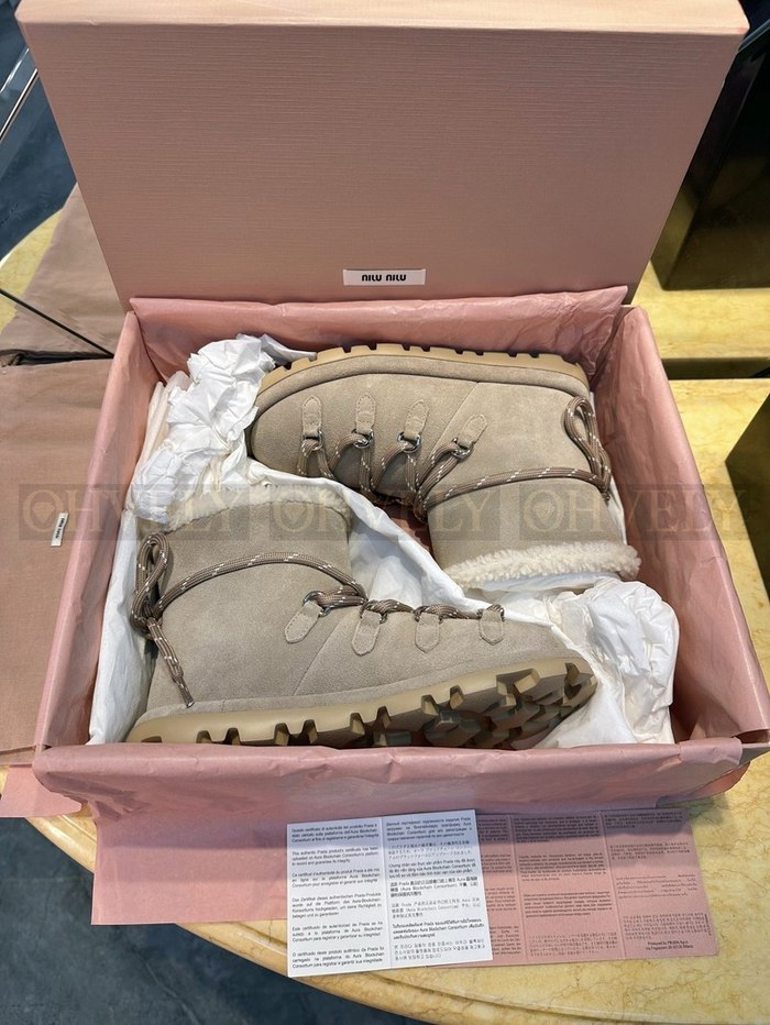 미우미우 스웨이드 부츠 데저트